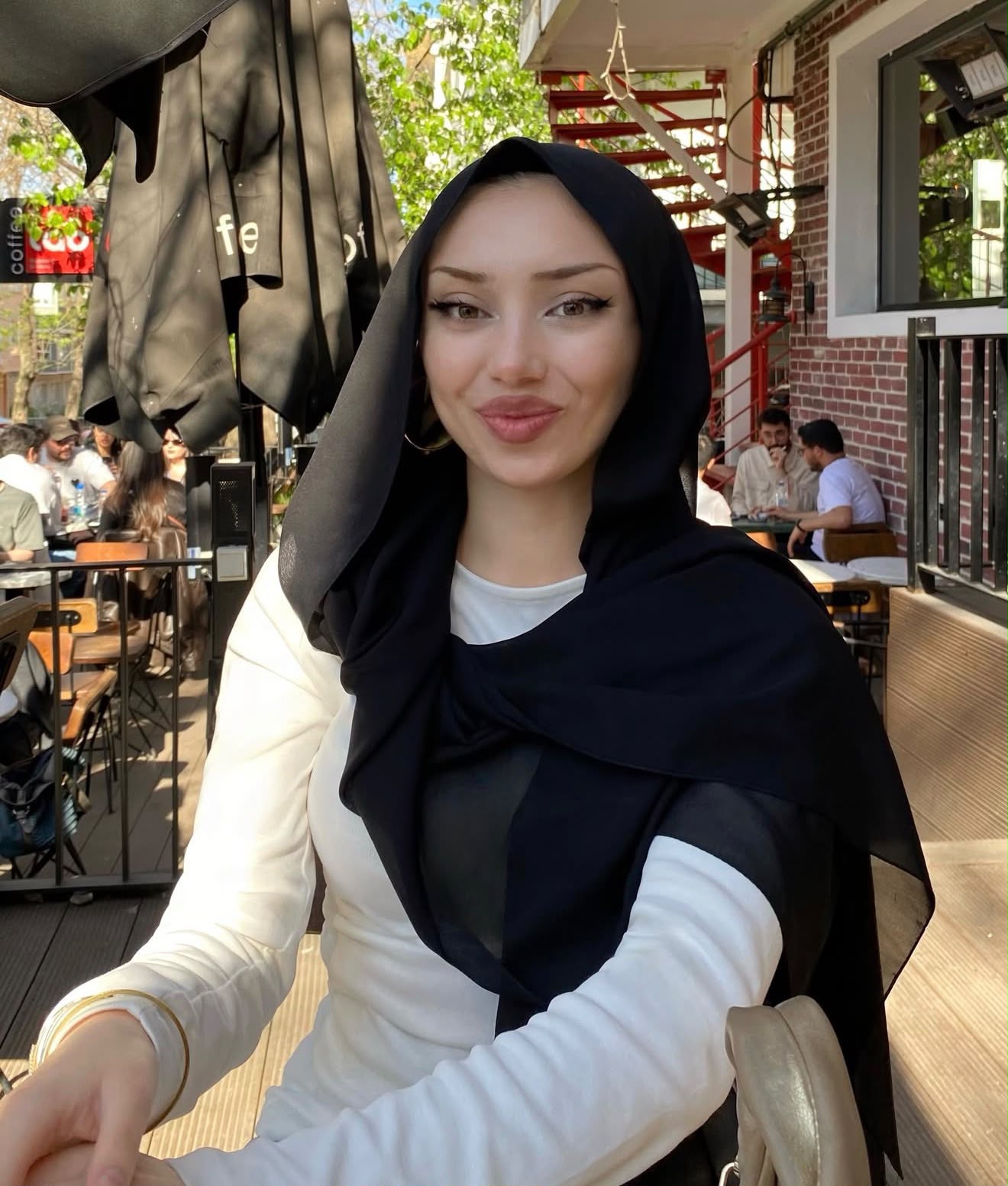 Dinar Tombul Bayan Bayan Escort Burcu
